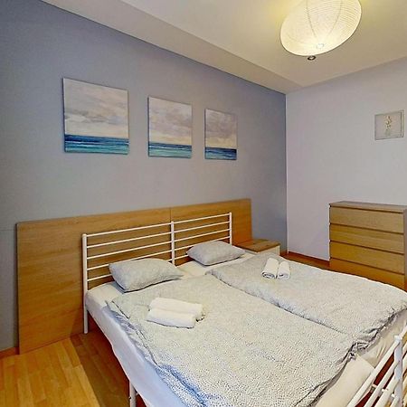 2Br Apt With Free Garage Parking, Close To The Historic Centre 브라티슬라바 외부 사진