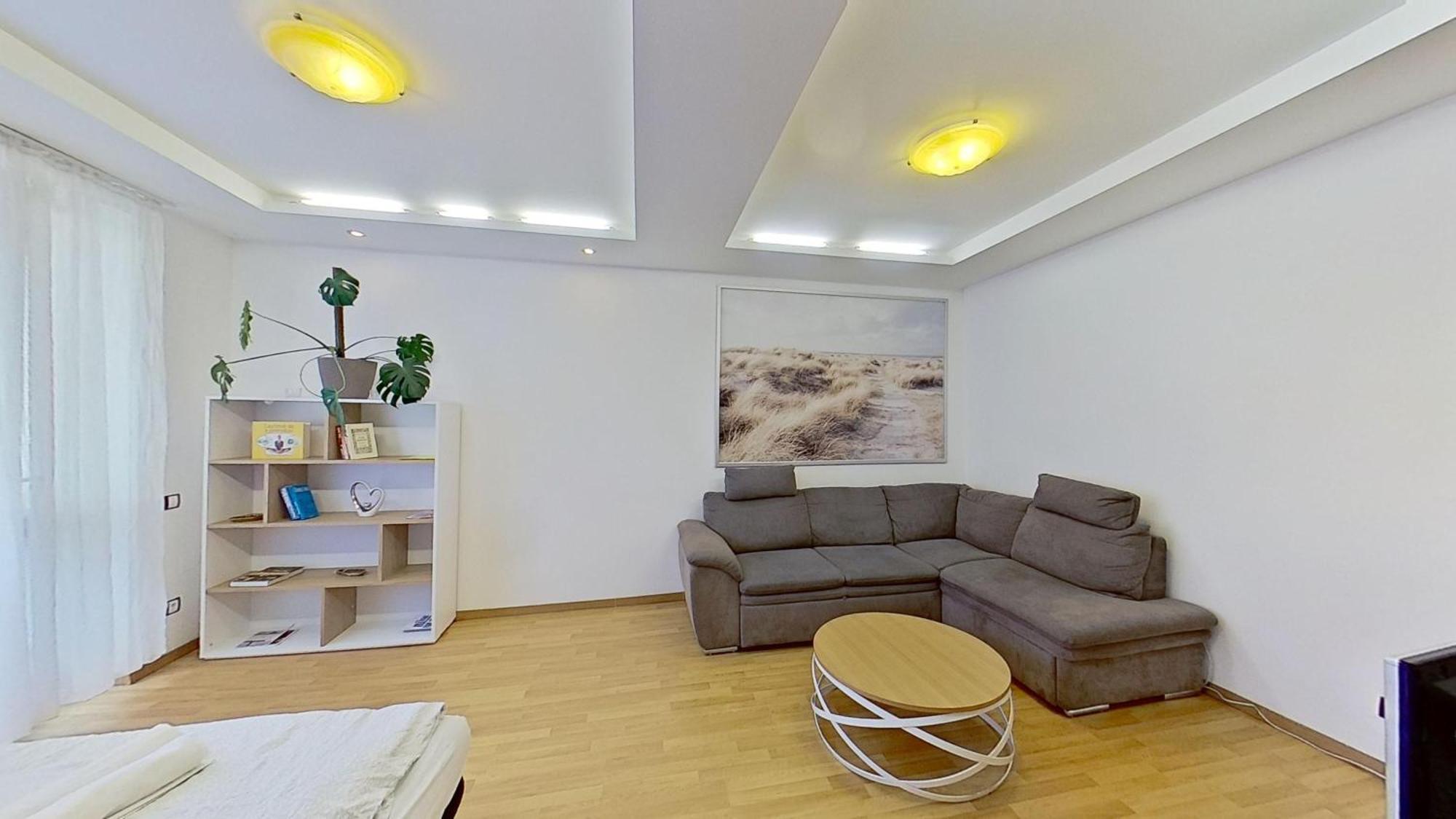 2Br Apt With Free Garage Parking, Close To The Historic Centre 브라티슬라바 외부 사진