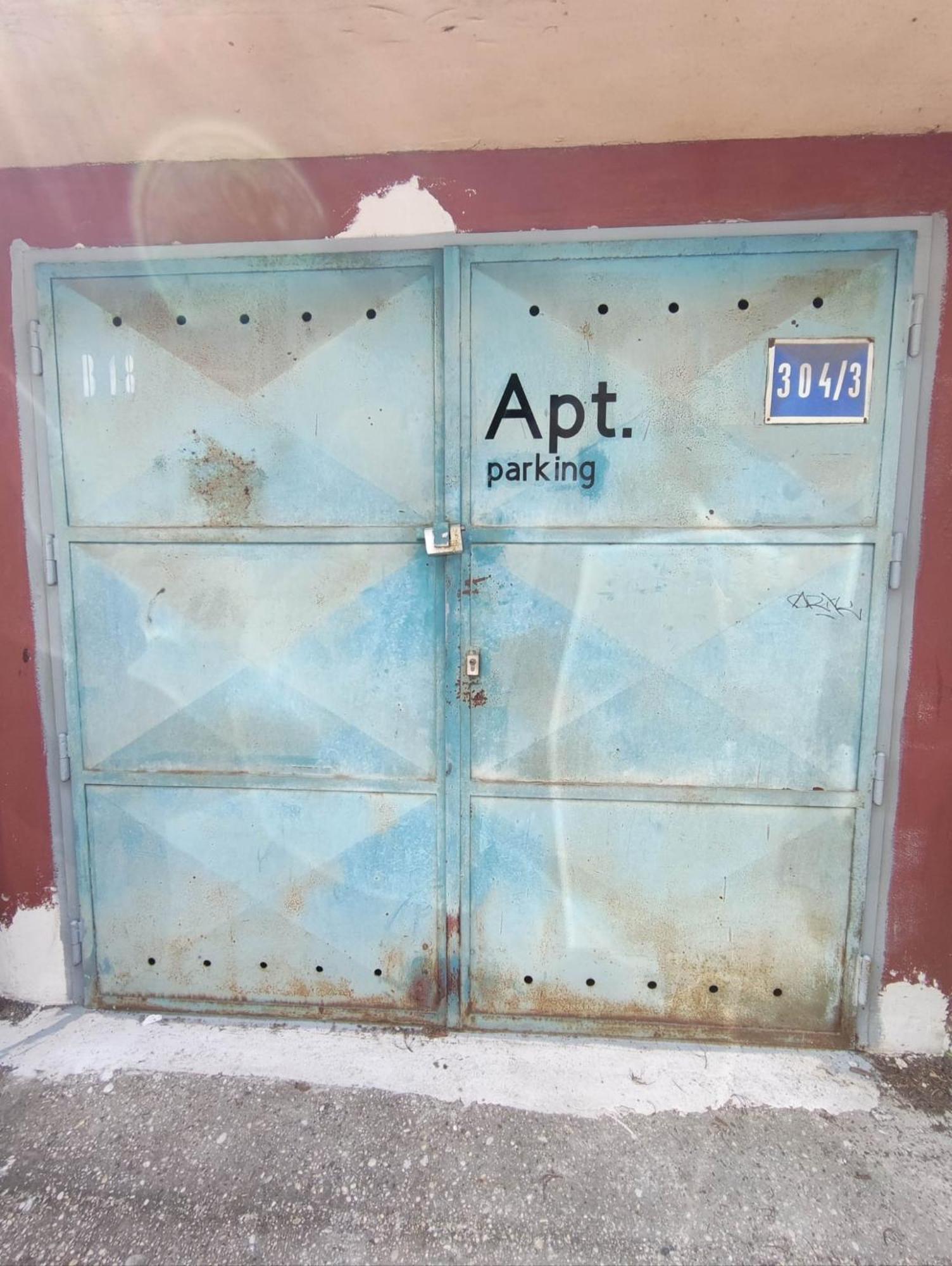 2Br Apt With Free Garage Parking, Close To The Historic Centre 브라티슬라바 외부 사진